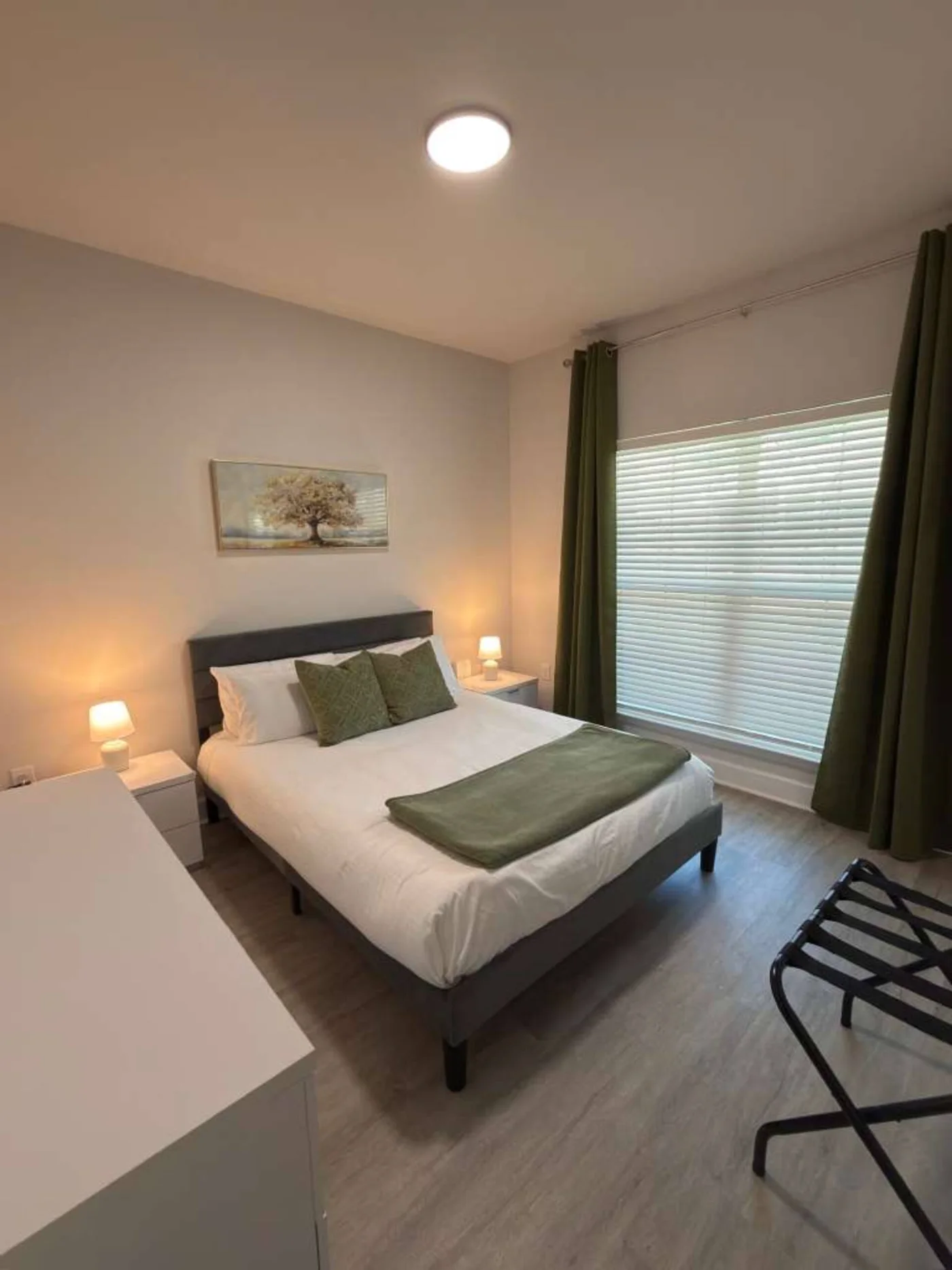 Dormitorio principal con cama king